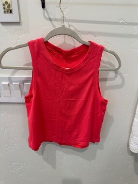 Train To Be Tank Top - Sleeveless Workout Crop